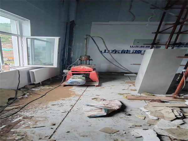 和龙地基基础下沉墙体裂缝加固注浆顶升施工